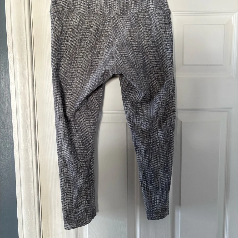 Lululemon Wonder Under High-Rise Crop Leggings Size 10 Gray Print - Picture 2 of 3